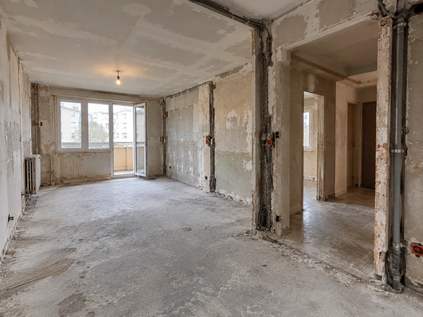 Rénovation complète d'un séjour : avant travaux
