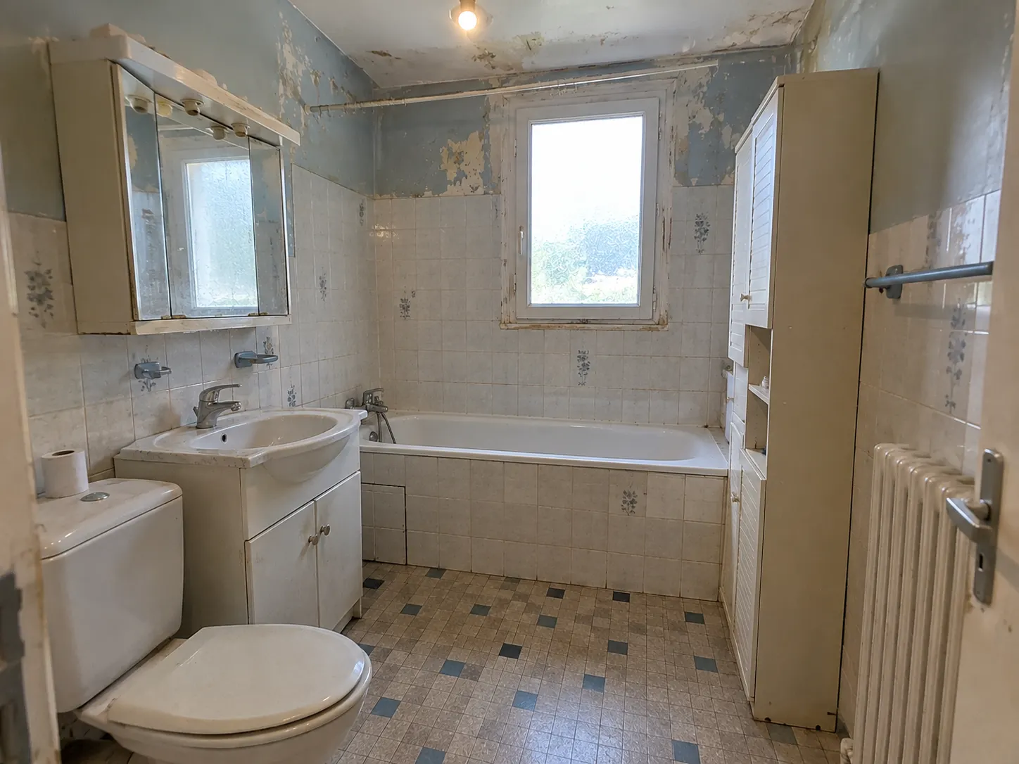 Salle de bain familiale : avant travaux